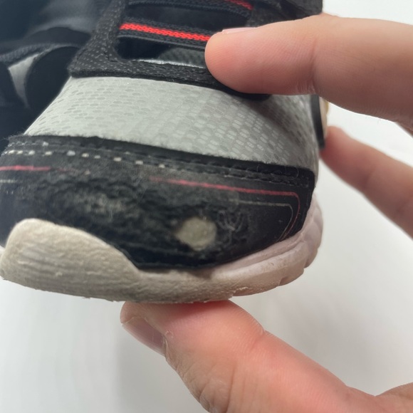 Disney junior Mickey Mouse kid shoes size 7 - Picture 3 of 8